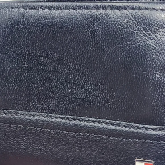 Tommy Hilfiger Black Leather RFID Protection Wallet - Picture 5 of 11